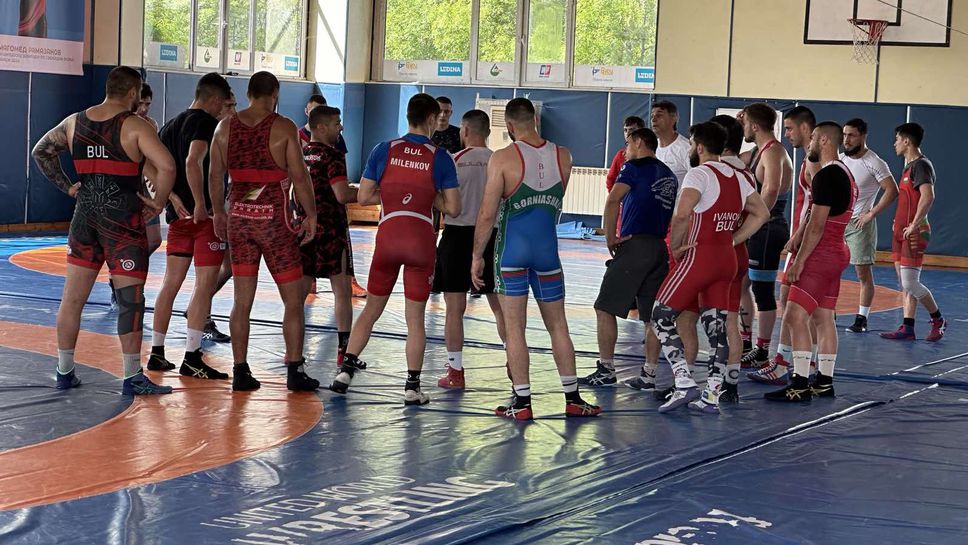 Подкрепящите Фарниев национали не се явиха на първата тренировка с новите треньори