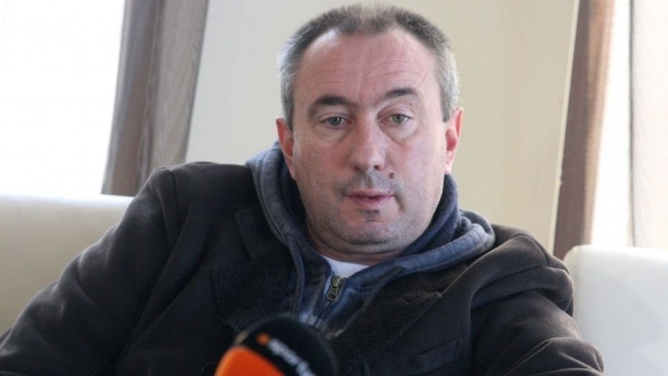 Мъри Стоилов стартира финални преговори за новия си договор