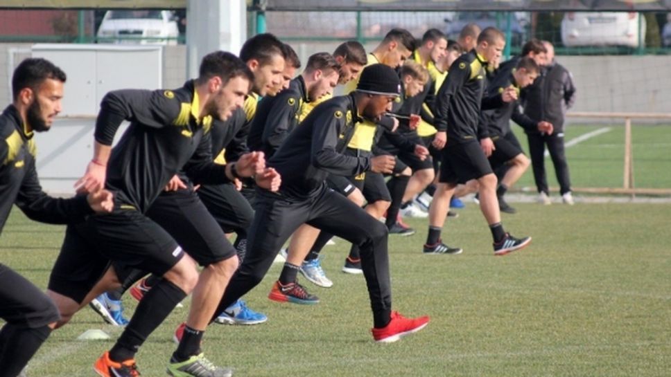 Ботев (Пловдив) започна подготовка с 25 футболисти