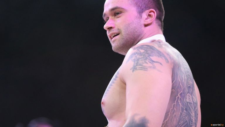 Атанас Запрянов дойде от цирка, за да победи с нокаут в ММА (снимки + видео)