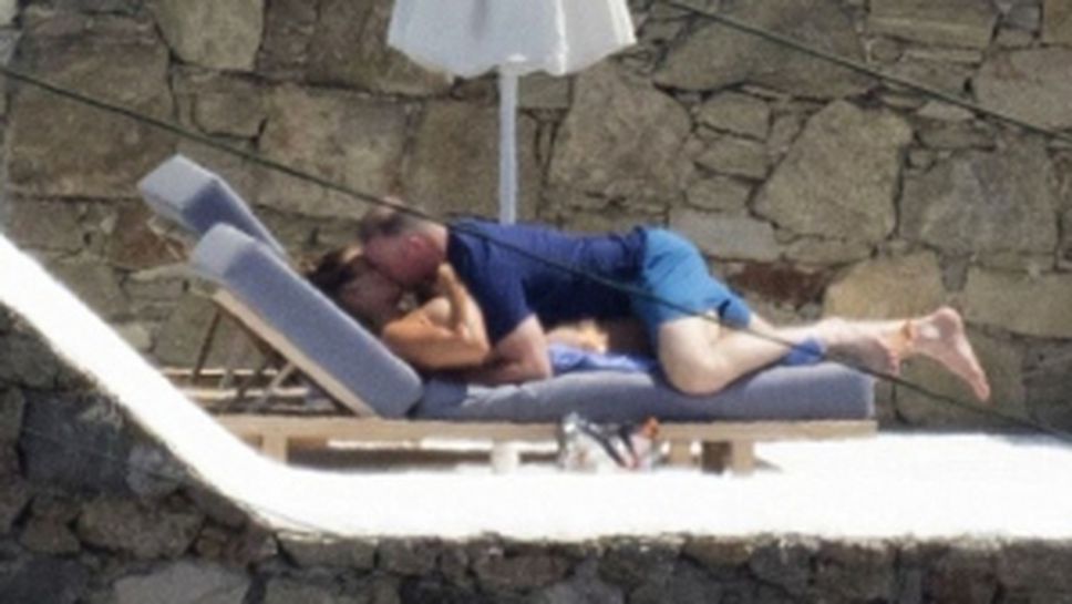 Уейн Рууни награби жена си в Миконос