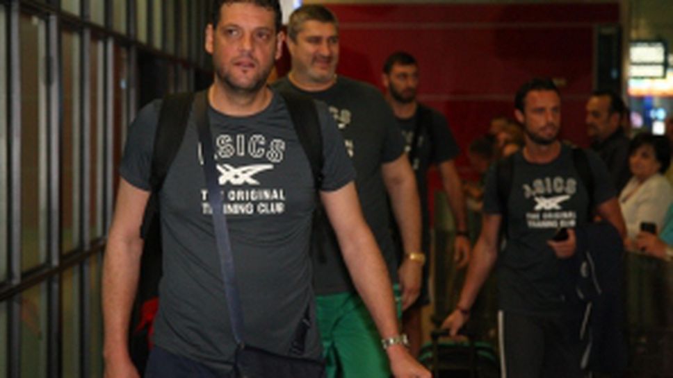 Националите по волейбол се прибраха