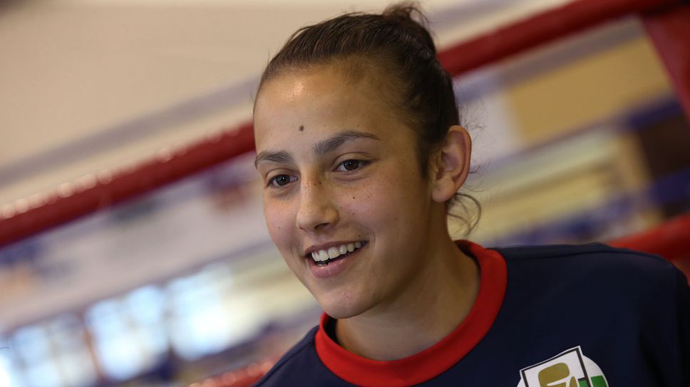 Аслъхан Мехмедова отпадна на осминафиналите на Европейското първенство по бокс по 22 години в Италия