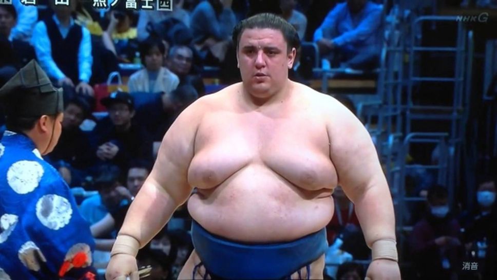 Аоияма приключи със загуба на турнира по сумо в Токио