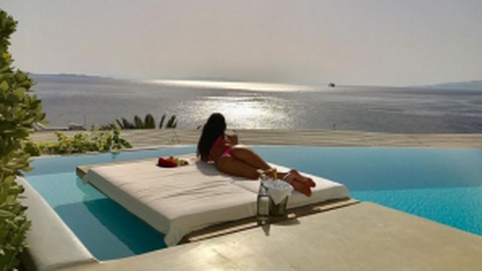 Никол Шерцингер отново е на Миконос