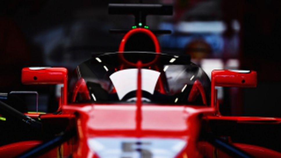 Фетел тества защитно предно стъкло на "Силвърстоун"