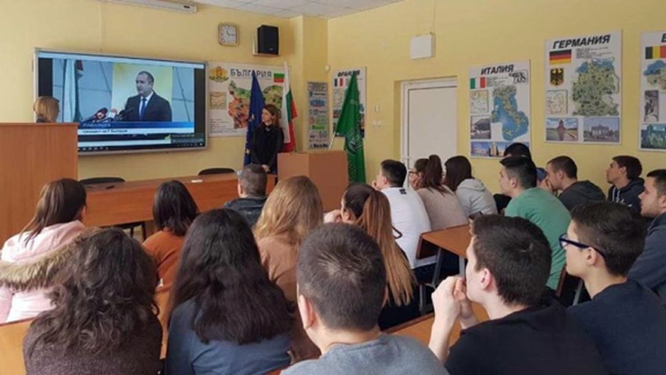 Олимпийската шампионка Тереза Маринова гостува в две плевенски училища