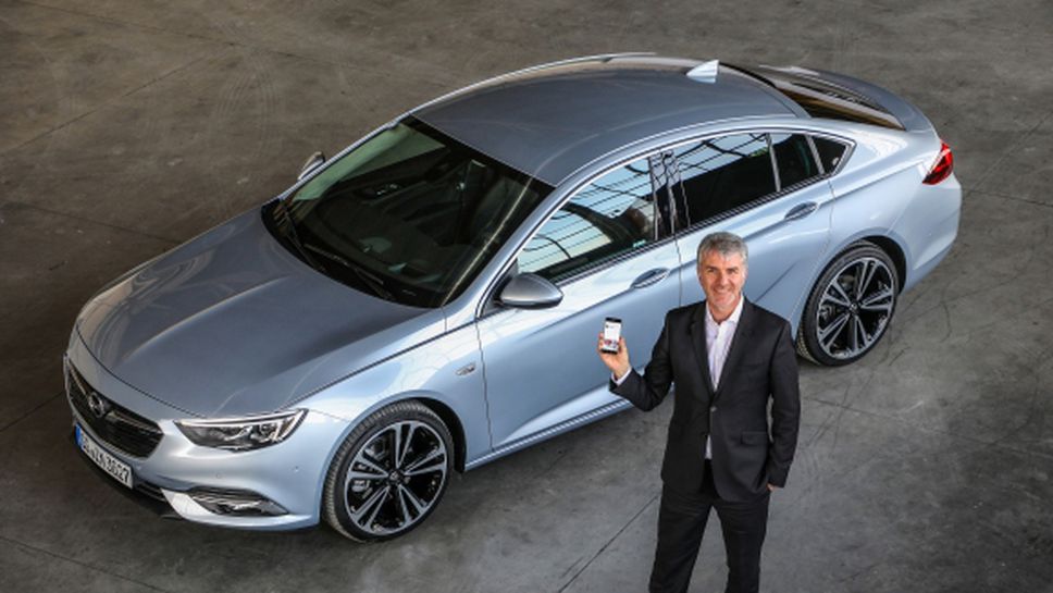 А вие следите ли дизайнера на Opel в Instagram?
