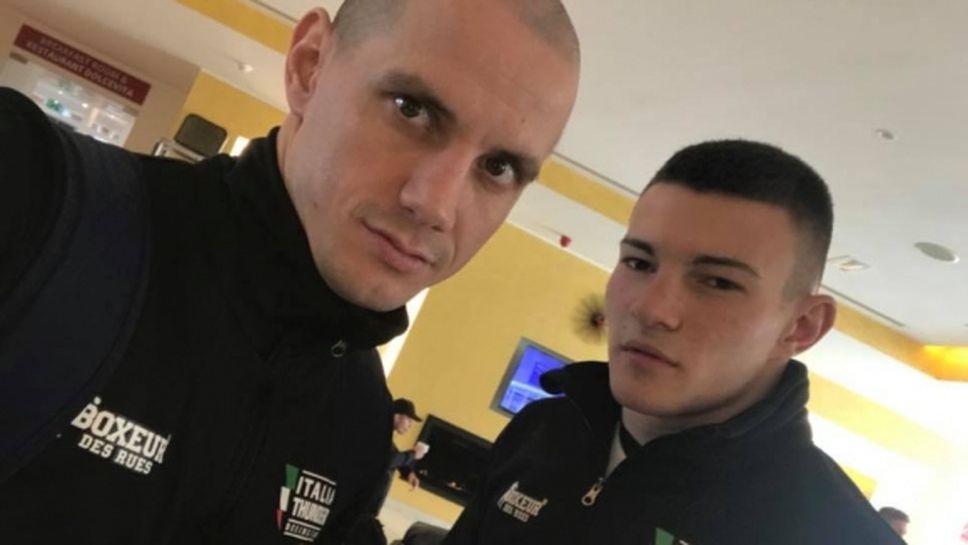 Двама българи направиха дебют в профисериите на АИБА