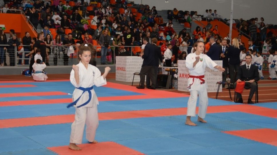 1200 участници се включиха в карате турнир в “Арена Армеец”