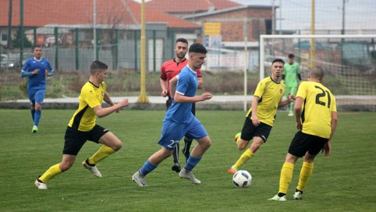 Ботев удари Левски в дербито на U17 и дръпна със 7 точки на върха