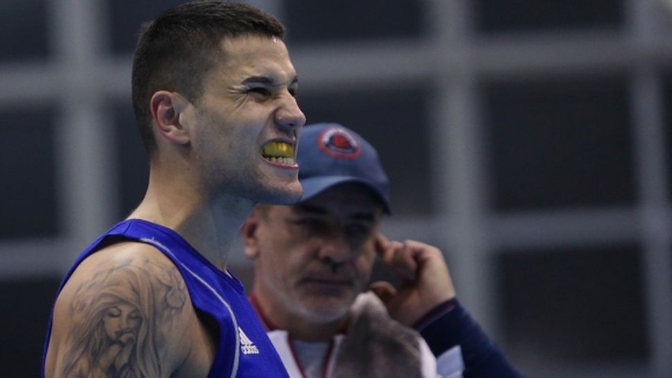 Още двама българи се класираха за четвъртфиналите на Европейското по бокс