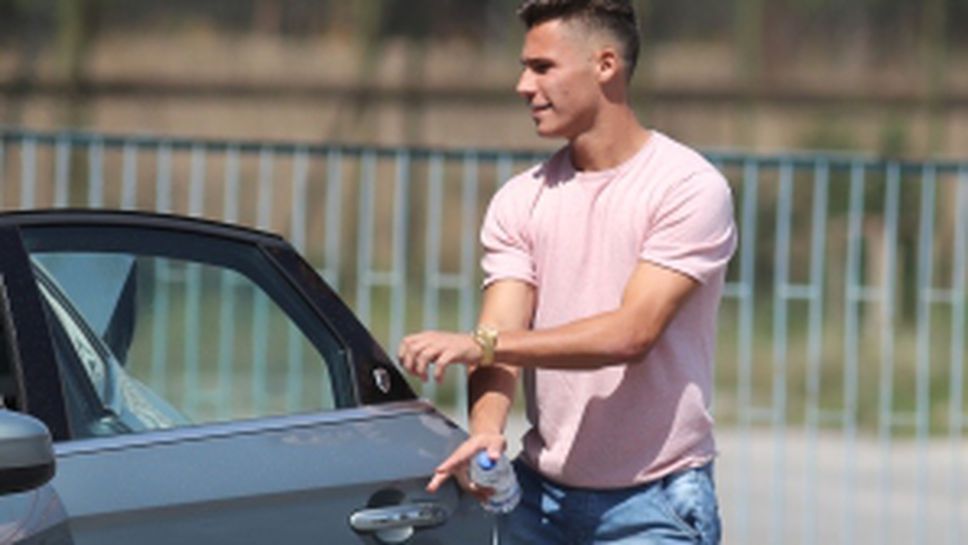 Новият футболист на Левски - Антони Белмонт мина през "Георги Аспарухов"