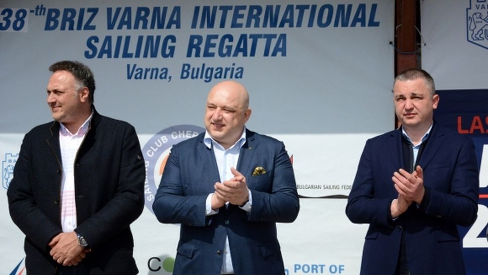 Министър Кралев: ММС ще финансира проект за ремонт на водна спортна база "Бриз" във Варна