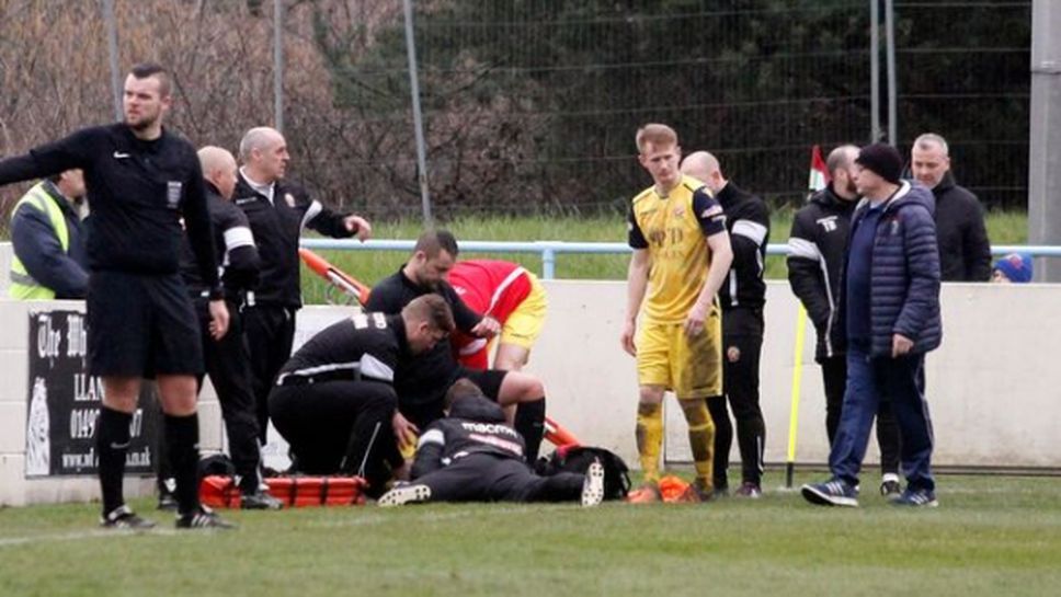 Истински герой! Рефер спаси живота на футболист по време на мач