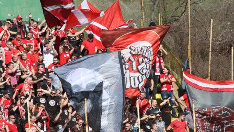 "Червените" фенове организират шествие преди двубоя с Левски