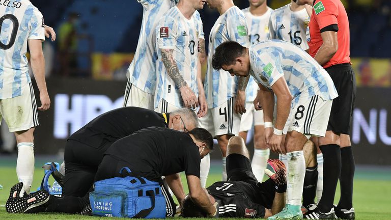 Вратарят на Аржентина обясни защо беше заменен в мача с Колумбия