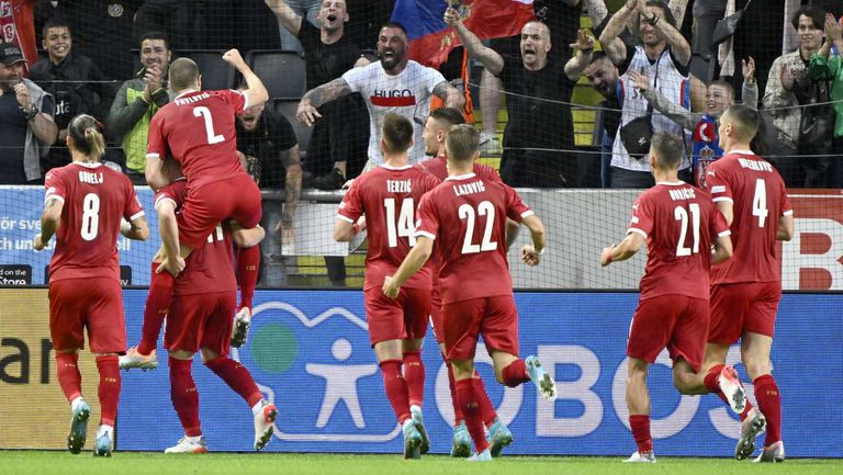  Сърбия изтръгна победа против Швеция като посетител 