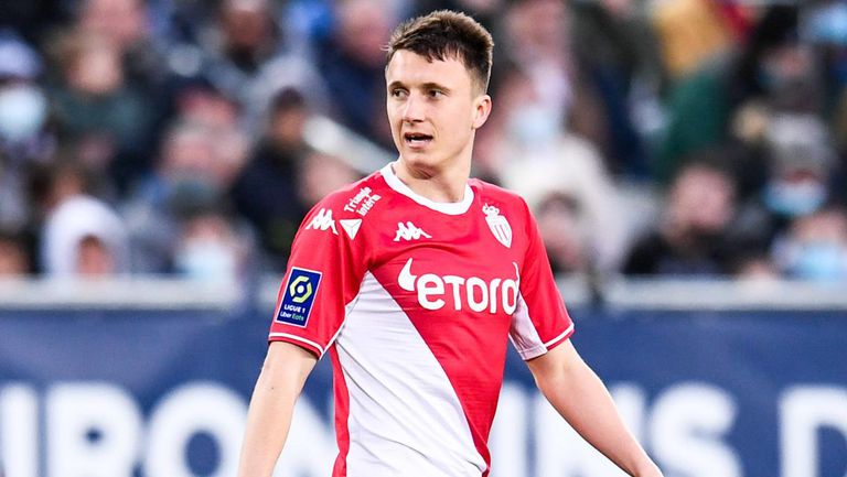  Нюкасъл с нова атака за Александър Головин 