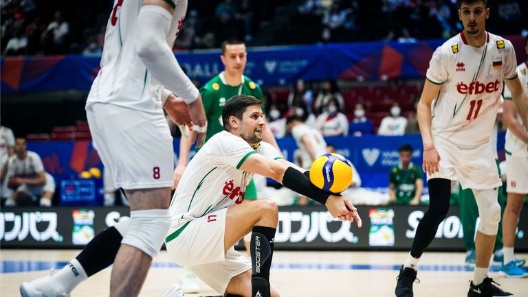Волейболистите от националния отбор на България се противопоставиха с пълна