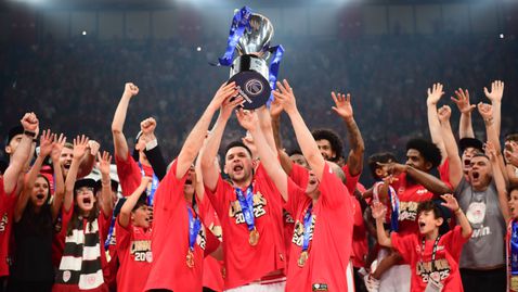 Прекрасният жест на Папаниколау и Милутинов за тежко контузения Мустафа Фал