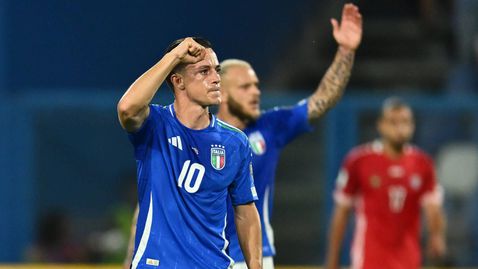 Италия изпрати Спалети с победа, но отново бе далеч от желаното