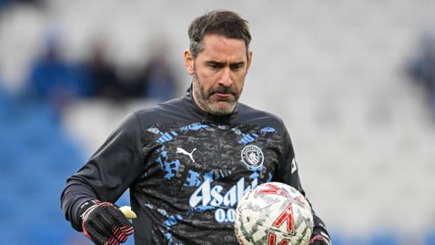 Вратарят на Ман Сити, който печелеше отличие на всеки 10 минути, си тръгна