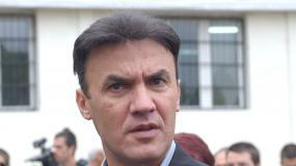 Михайлов: Търсим алтернатива на Бербатов