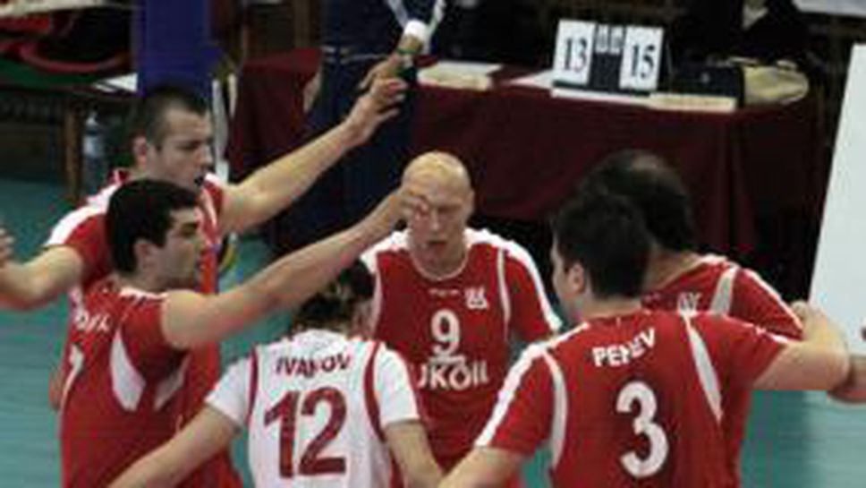 ЛукОйл-Нефтохимик бие ЦСКА с 3:2 в драма, шампионите запазиха шанс за титлата