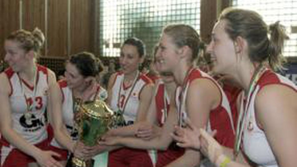 "Червените" волейболистки започнаха подготовка за новия сезон