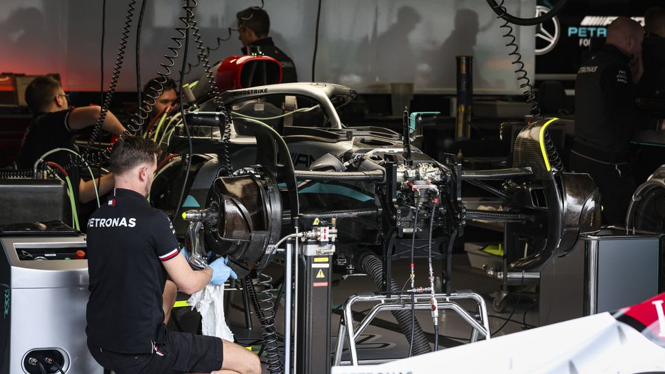 Волф: Все едно някой беше разпилял Лего в гаража ни