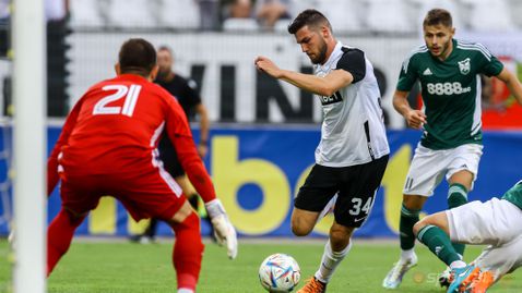  Халф на Локомотив (Пловдив) навън от терените за близо месец 