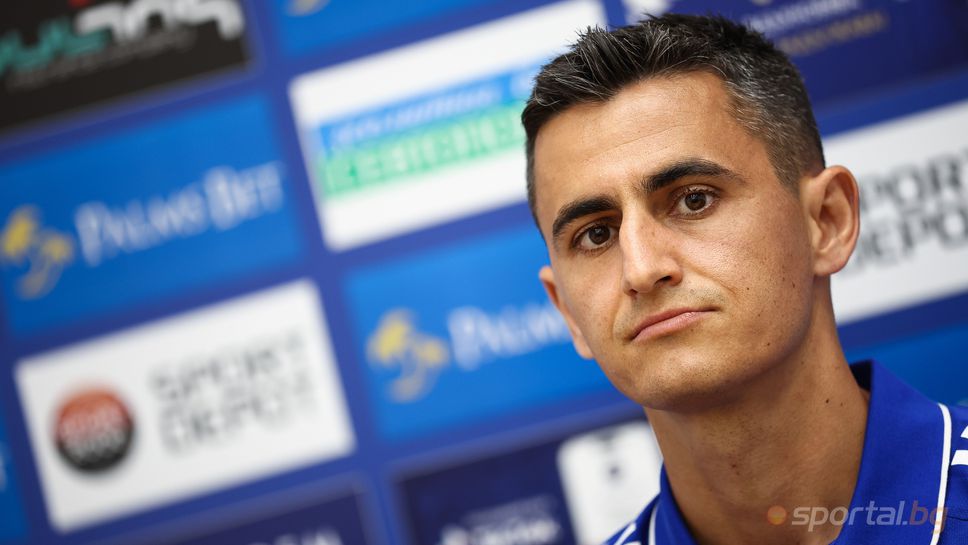 Халфът на ЛевскиГеорги Костадинов говори на официалната пресконференция преди сблъсъка