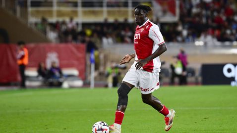 Синго е поредният вариант на Милан за заместник на Тео Ернандес