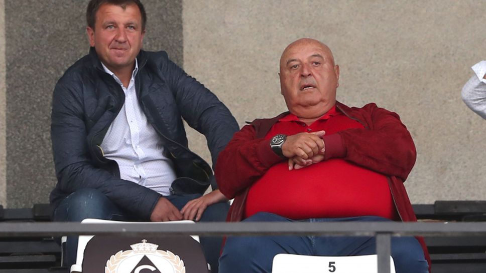 Венци Стефанов е на стадиона за Славия - Ботев