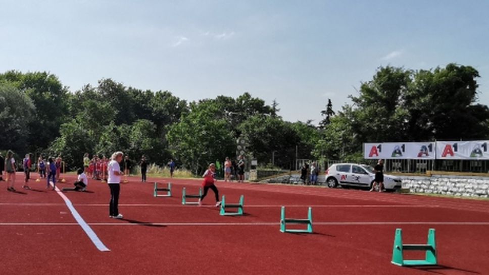 "Атлетика за младежи" на новата атлетическа писта в Сандански