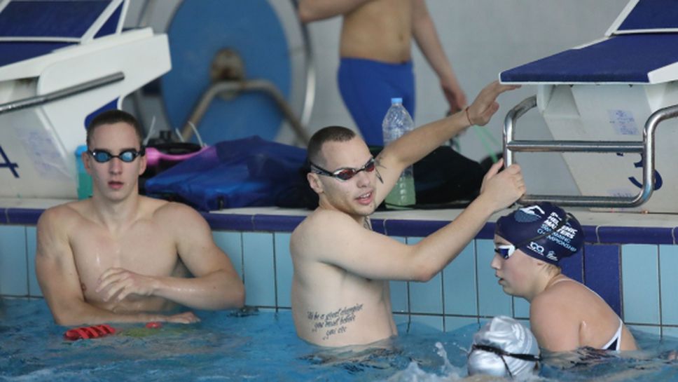 Пробите за COVID-19 на плувните национали, контактували с Антъни Иванов, са отрицателни