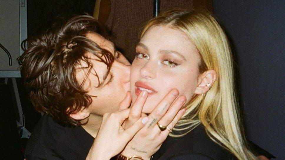 Синът на Бекъм се сгоди за модел (снимки)