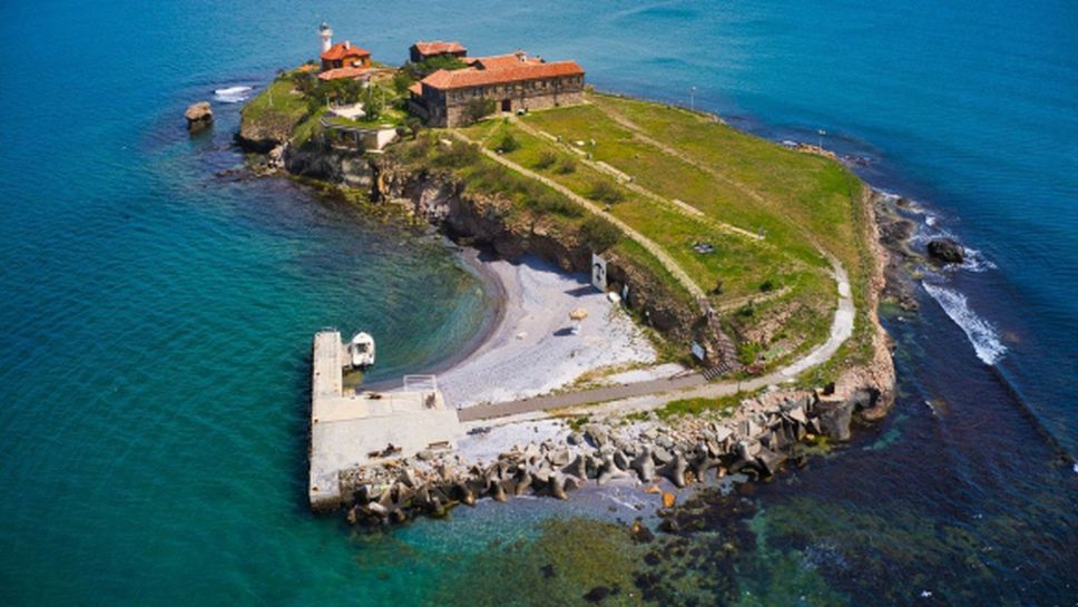 Четирима американци със заявки за плувния маратон от острова "Света Анастасия" до Бургас