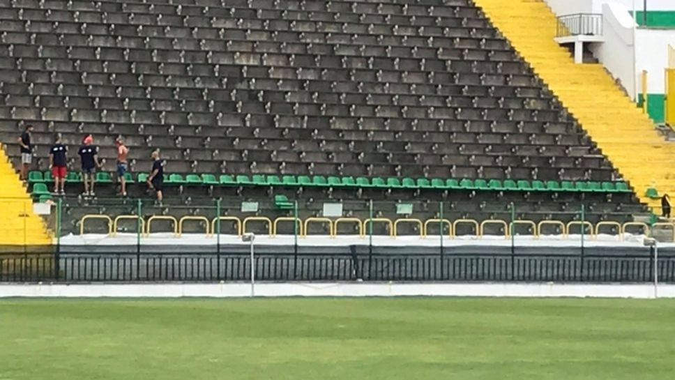 Започна монтирането на седалки на стадиона на Пирин