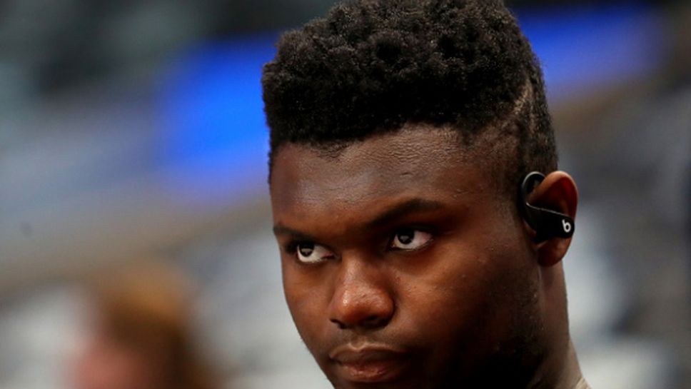 Зайън Уилямсън напусна "мехура" заради семеен проблем