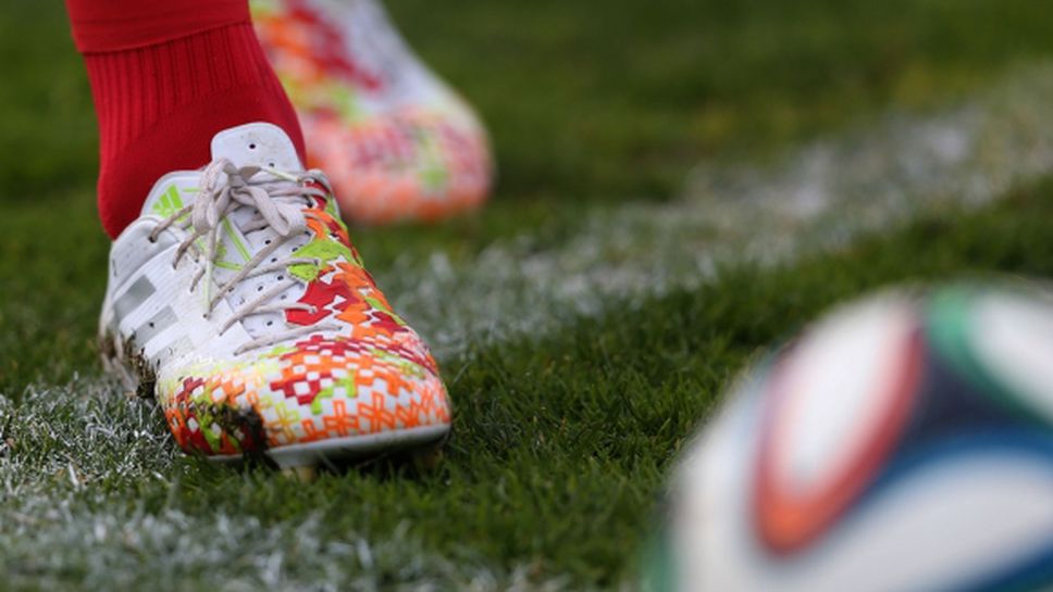 Асеновец играе пет контроли