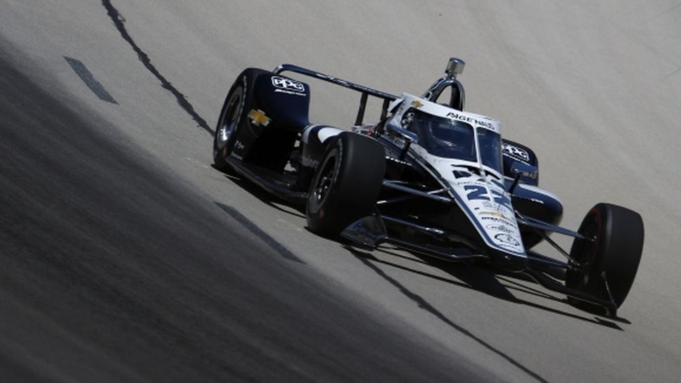 Симон Пежно прекъсна победната серия на Chip Ganassi Racing в Индикар