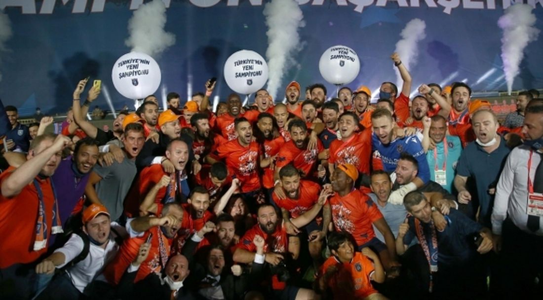 Историческо: Истанбул Башакшехир спечели за първи път титлата на Турция (видео)