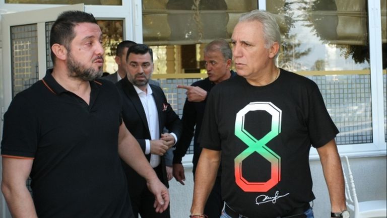 Стоичков побесня срещу шефовете на Барса: Похарчиха 1 милиард и не спечелиха нищо