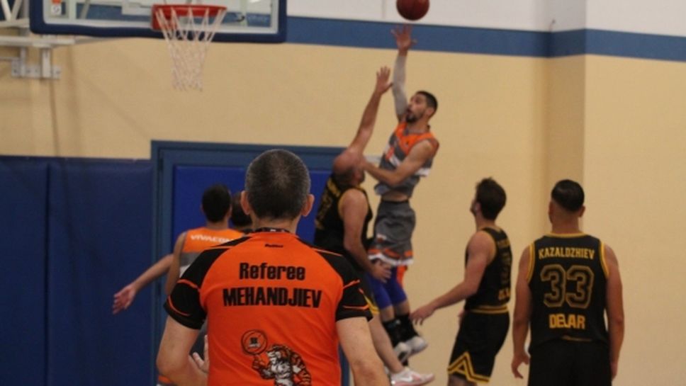 Храбър Ахил показа воля и сърце, но отстъпи на Виваком