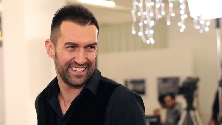 Камбуров: Явно ще трябва да свикваме да живеем с този вирус