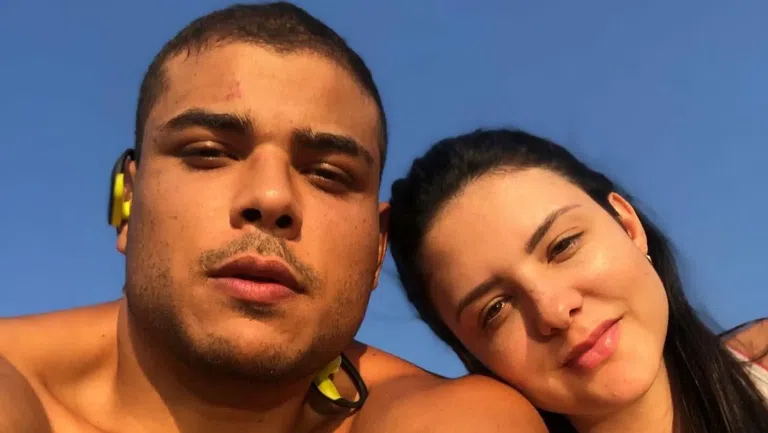Пауло Коста се раздели с мениджъра си, за да назначи приятелката си