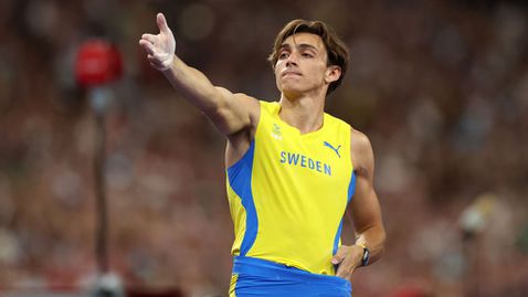 Звездите в Париж имитират Юсуф Дикеч