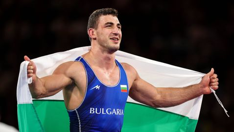 Политически лидери поздравиха Семен Новиков за олимпийското злато